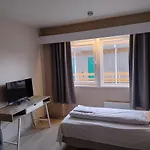 Holms Larvik 3*