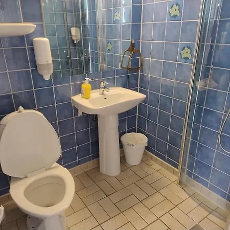 موتيل Holms Larvik Rodbol