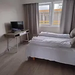 Holms Larvik 3*